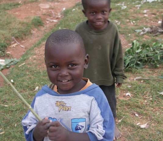 Méltányosságot a helyi termelőknek- Fair, UTZ,Rainforest Nairobi kisfiú