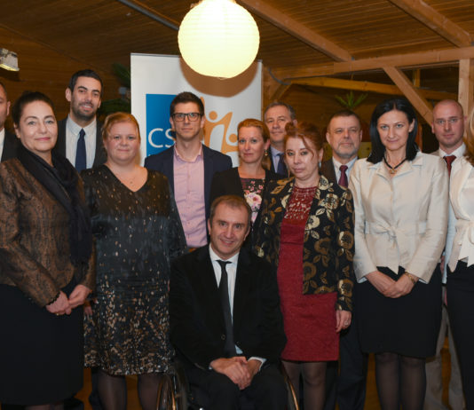 Átadták a 2016-os CSR Hungary Díjakat CSR Hungary Díj 2016 Díjátadó (nyertesek és Bíráló tagok)