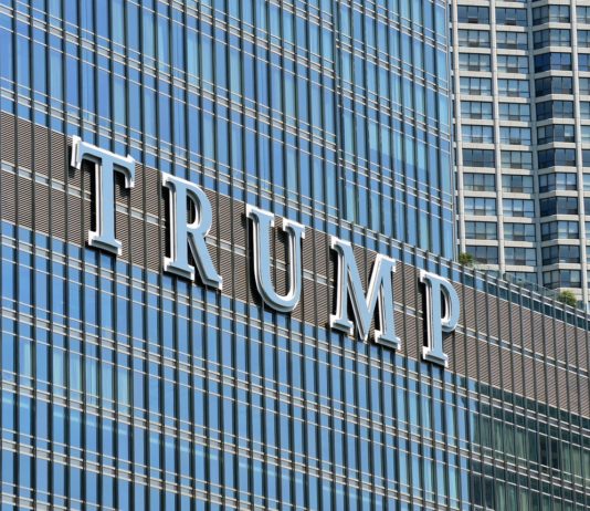 Büntetőadót vetne ki Trump az USÁ-t elhagyó cégekre Büntetőadót vetne ki Trump az USÁ-t elhagyó cégekre