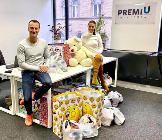 Névre szóló ajándékokat kapnak a rászoruló családok CoGoodwill