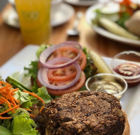 A vegán étel fenntarhatóbb, mint a helyi eredetű hús? vegán