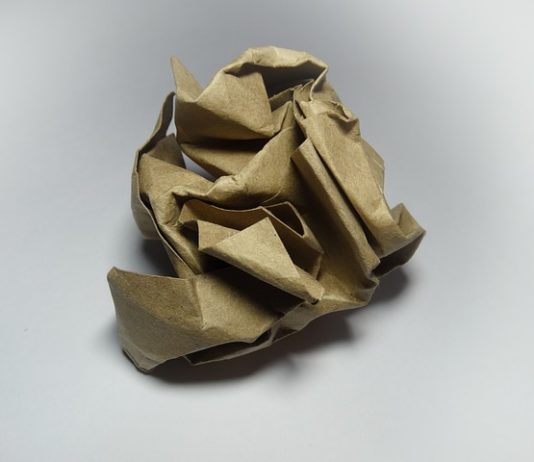 Cement helyett papírból épült a szupersztráda Papíripar-újrahasznosítás