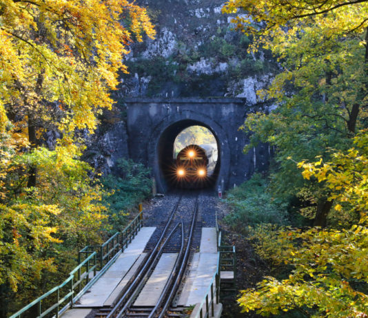 MÁV: több mint 1,7 millió tonna szén-dioxid-kibocsátást takarítottak meg az utasok a vasúti közlekedéssel MÁV: vasútvonal
