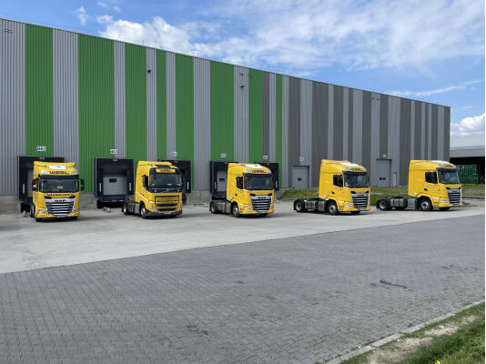 Évi 100 ezer liter üzemanyagot is megspórolhat az Auchan az új flottájával fenntartható működés: Auchan-Waberer's