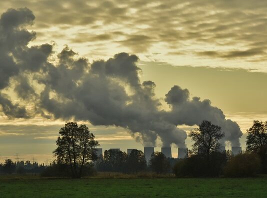 ILO: a munkavállalók 70%-a van kitéve az éghajlatváltozás egészségügyi kockázatainak Éghajlatváltozás-egészségügyi kockázatok