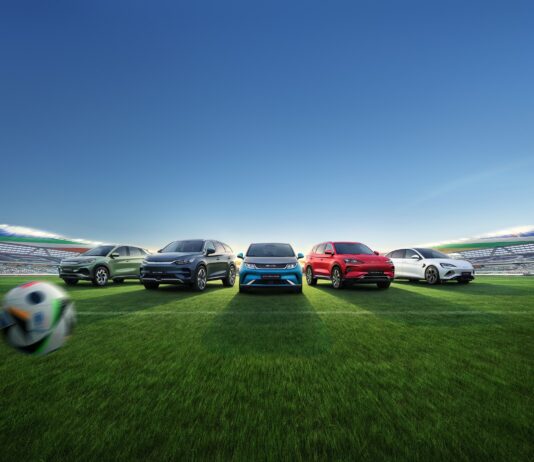 Célegyenesbe fordul a vállalati e-autó program BYD-elektromos autók