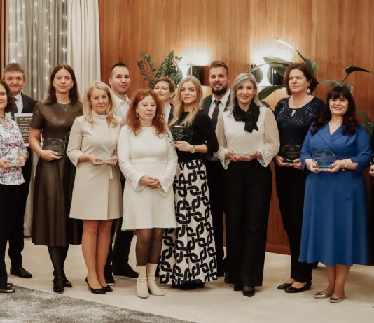 ÁTADTÁK 2025-BEN IS A FELNŐTTKORBA KERÜLT CSR HUNGARY DÍJAKAT CSR Hungary Díjazottak 2025-ben