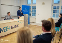 Az MBH Bank arculatát viselő új teremmel bővült a Pécsi Tudományegyetem Közgazdaságtudományi Kara MBH Bank -Pécsi Tudományegyetem