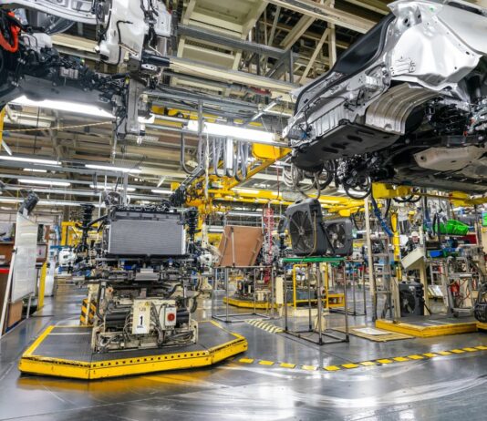 Toyota Körforgásos Gyár: könnyűfém felnik újrahasznosítása új motorelemek gyártásához Toyota-körforgásos gyár